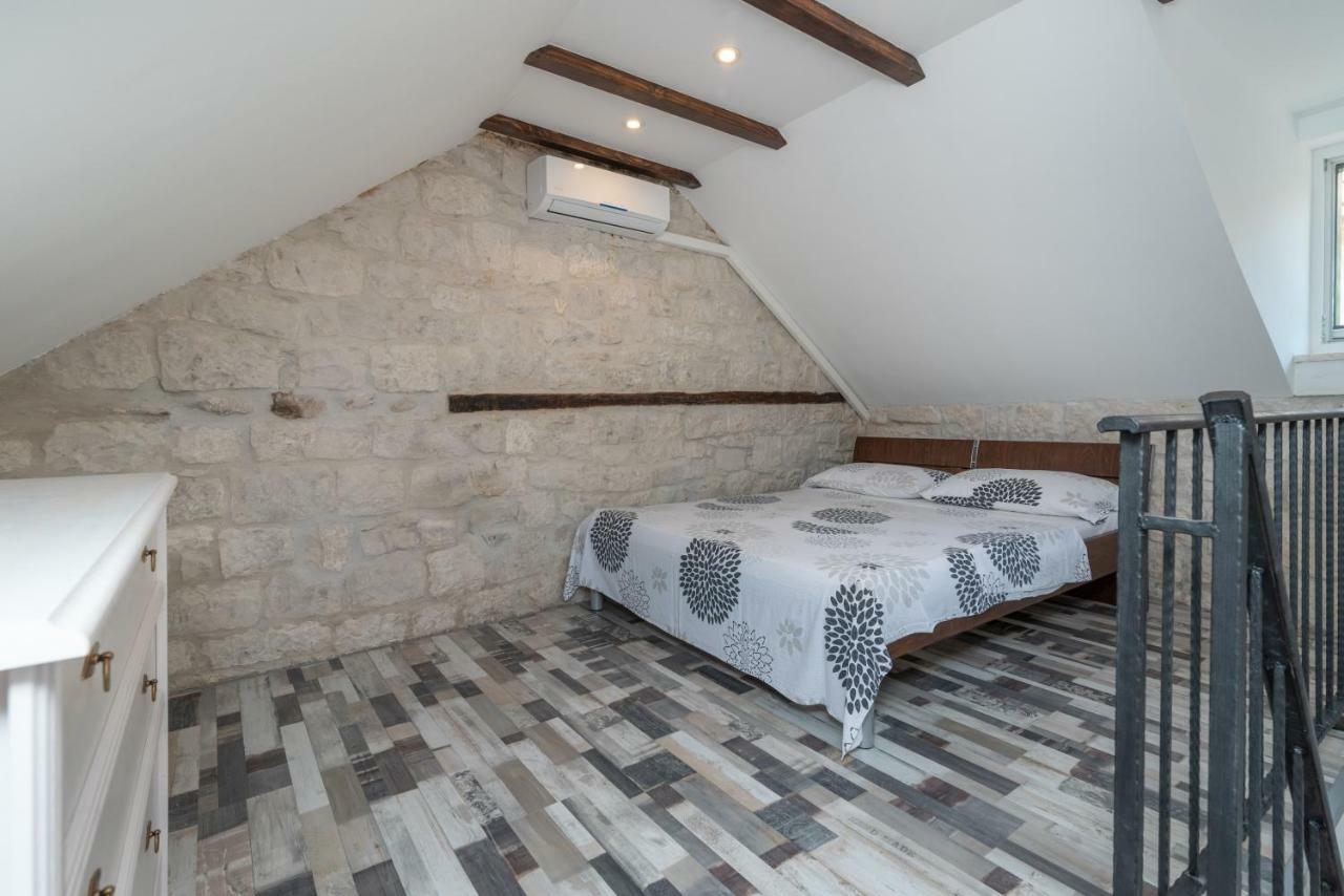 Apartman Skuribanda Трогір Екстер'єр фото